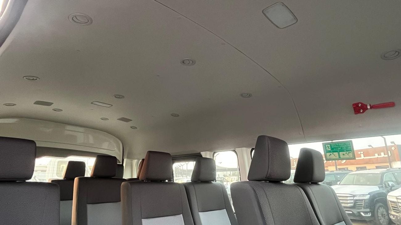 Toyota Hiace DX