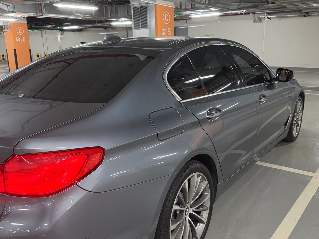 بي أم دبليو 520i EXCLUSIVE