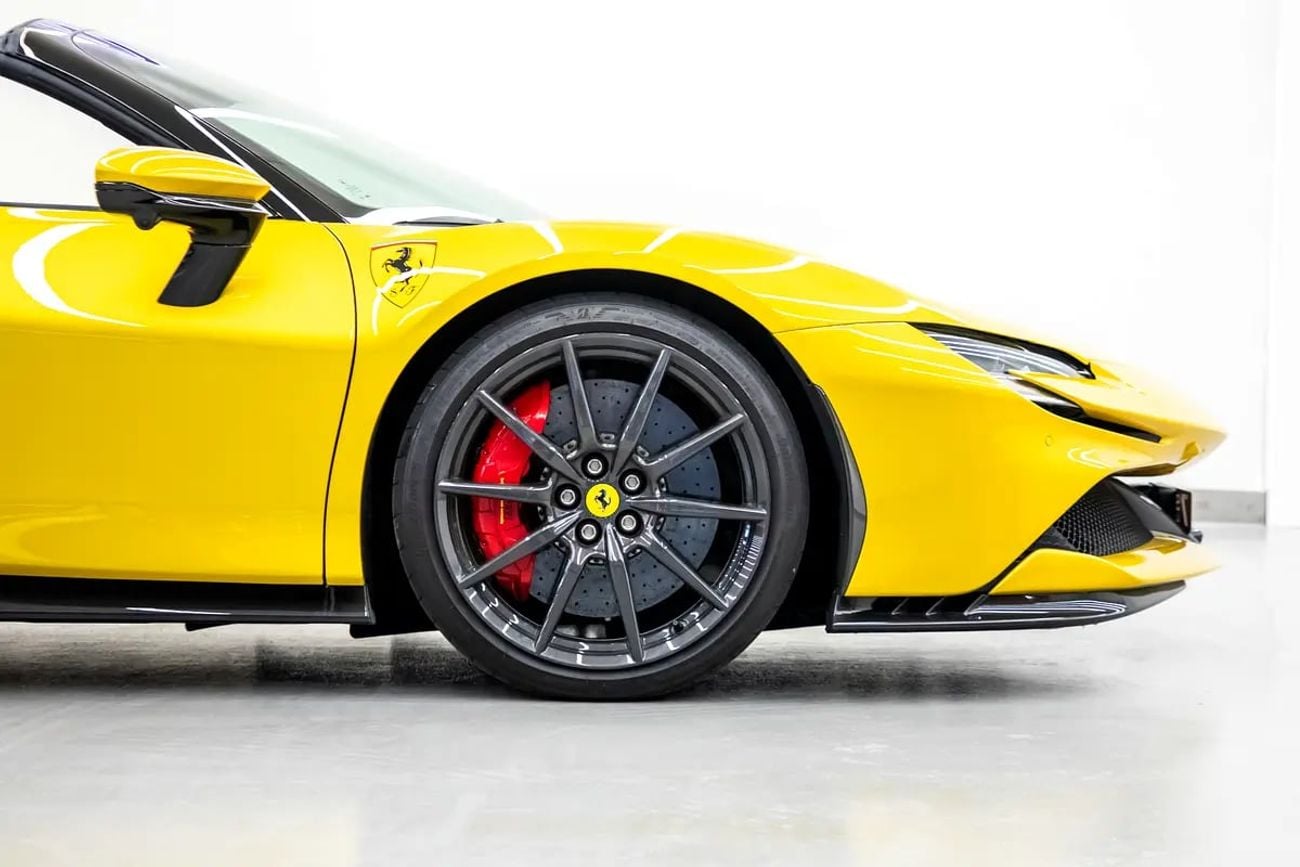 Ferrari SF90 FERRERI SF90 | SPIDER | GCC | WARRANTY | SERVICE CONTRACT | EXCELLENT CONDITION | FULL OPTION