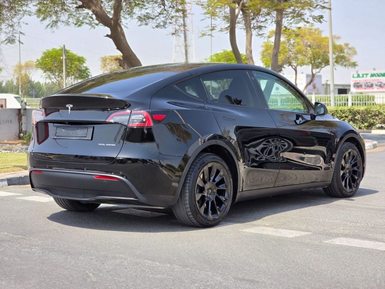 Tesla Model Y LONG RANGE AWD DUAL MOTOR 2022 GCC WITH TESLA AGENCY WARRANTY TILL 2030 SINGLE OWNER IN MINT CONDITION