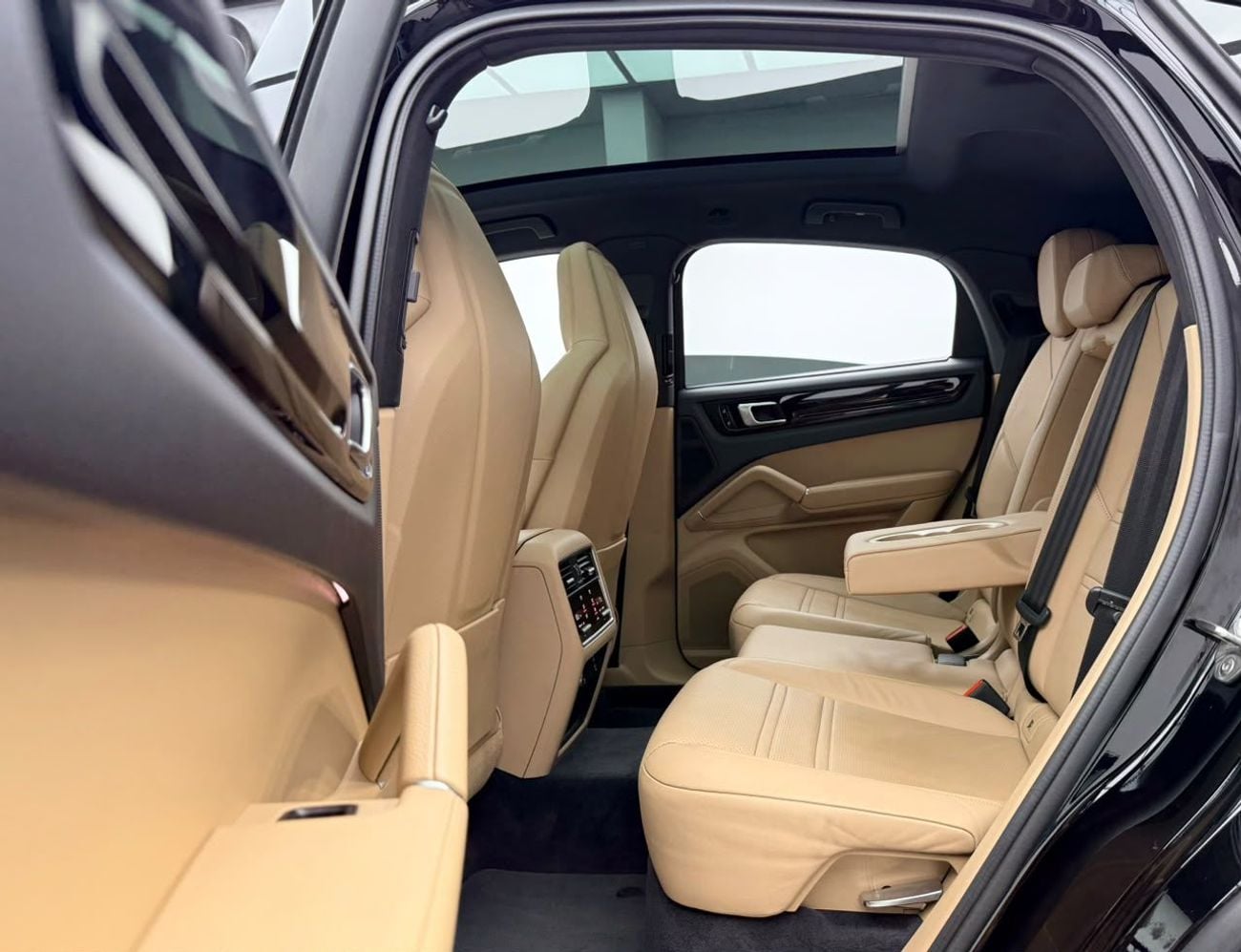 Porsche Cayenne STANDARD 2021 Porsche Cayenne Coupe, Warranty, Full Service History, Fully Loaded, GCC