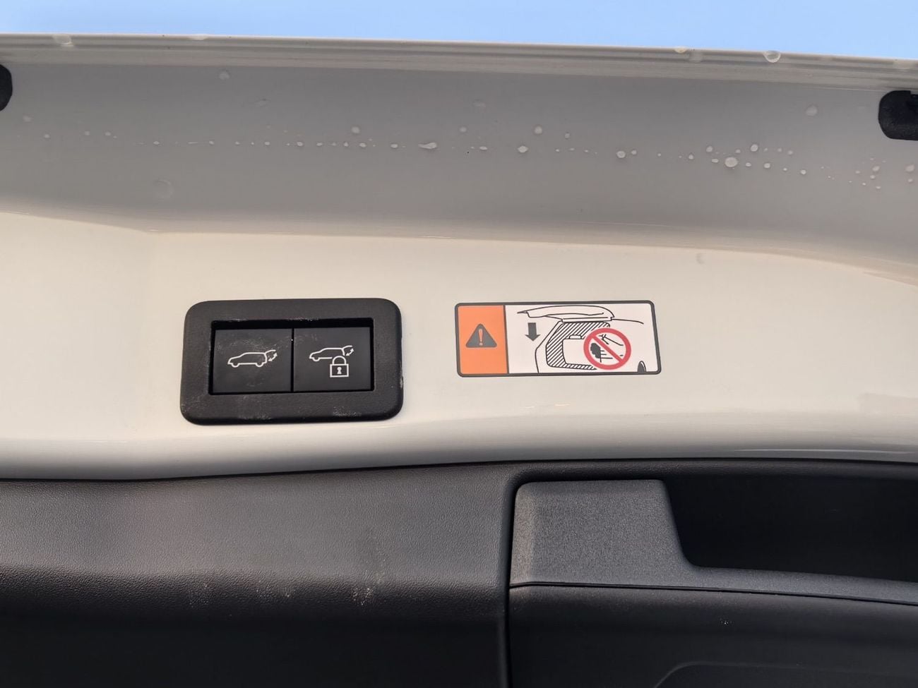 Toyota RAV4 2.5L V4 HYBRID | PWR WITH LEATHER SEATS | PANORAMIC ROOF | LUXURY EDITION | MY2026