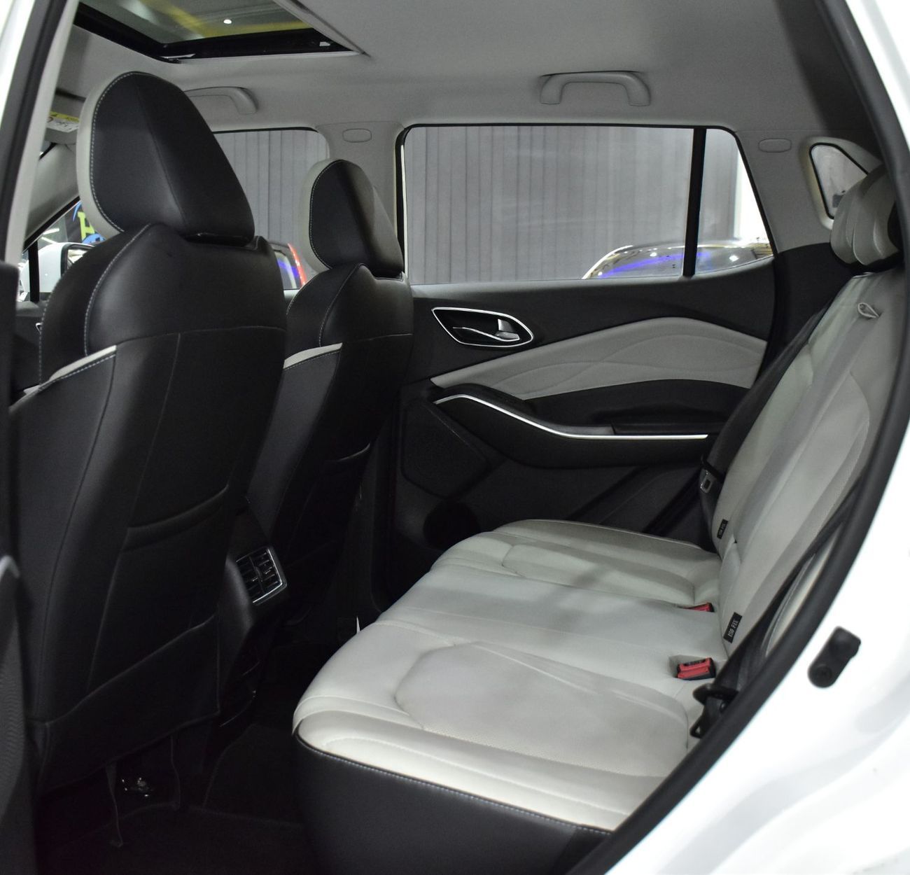 جاك JS4 INTELLIGENCE EXCELLENT DEAL for our JAC JS4 1.5T ( 2023 Model ) in White Color GCC Specs