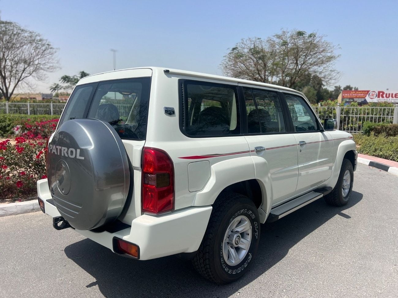 Nissan Patrol SAFARI SW 4.8L M/T