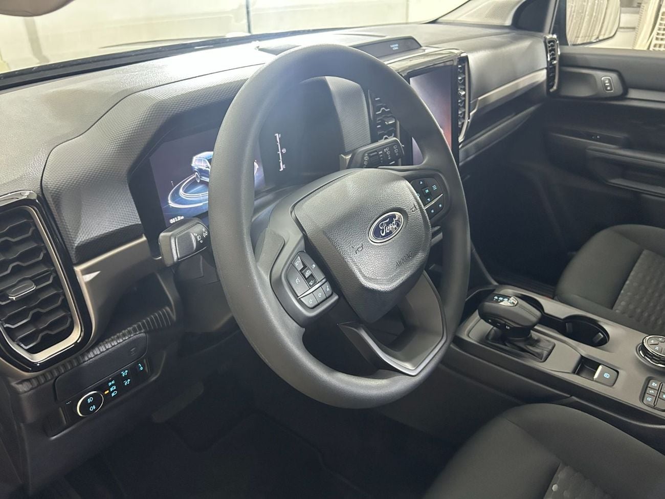 Ford Everest XLS EVR225/AL TAYER MOTORS/ AL QOUZ SHOWROOM