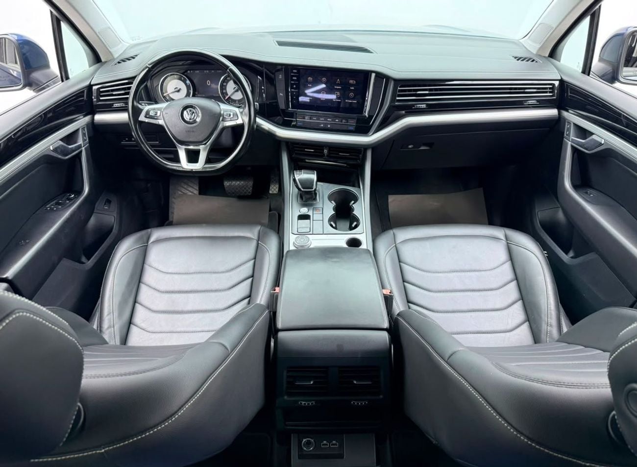 Volkswagen Touareg TRENDLINE 2018 Volkswagen Touareg Trendline, Full Service History, Fully Loaded, Excellent Condition, GCC
