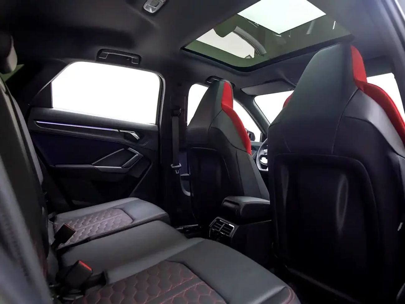 Audi RSQ3 GCC Spec | Dealer Warranty and Service Contract