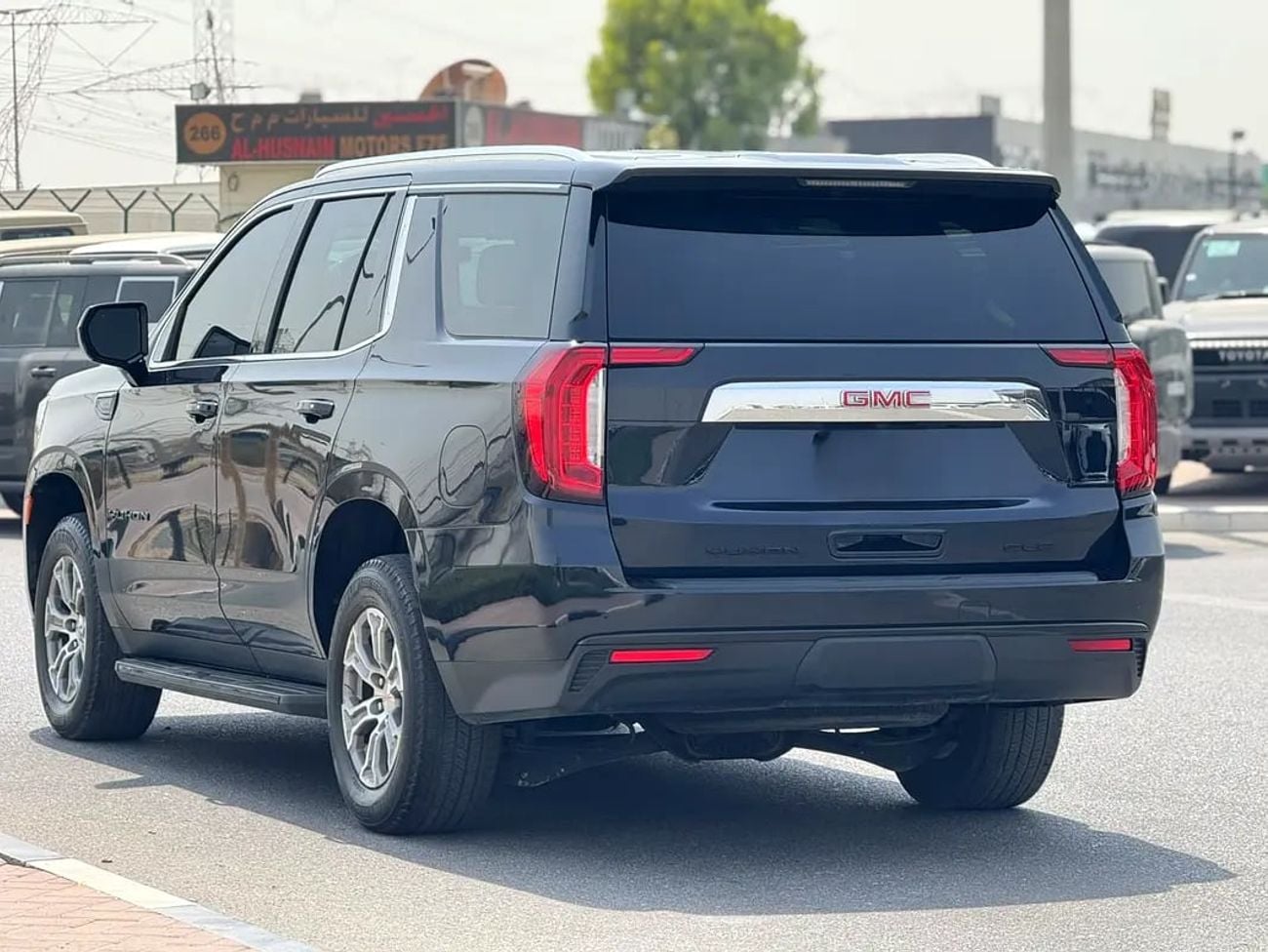 GMC Yukon SLE YOKON - AMERICAN SPECS - ONLY 94,000 KM