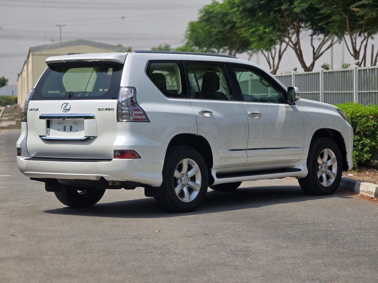Lexus GX460 PREMIER FULL OPTION 2017 GCC SINGLE OWNER IN MINT CONDITION