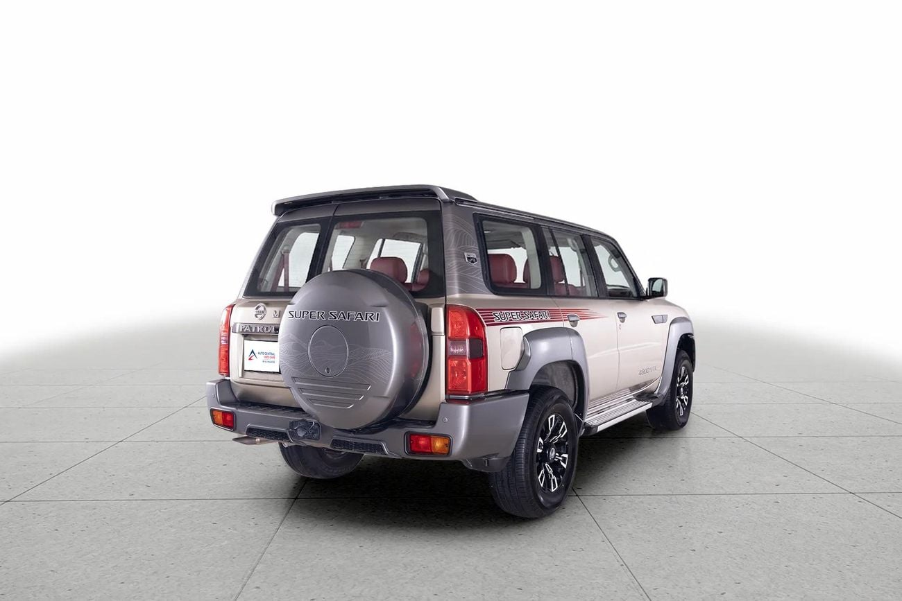 Nissan Patrol SUPER SAFARI 4.8