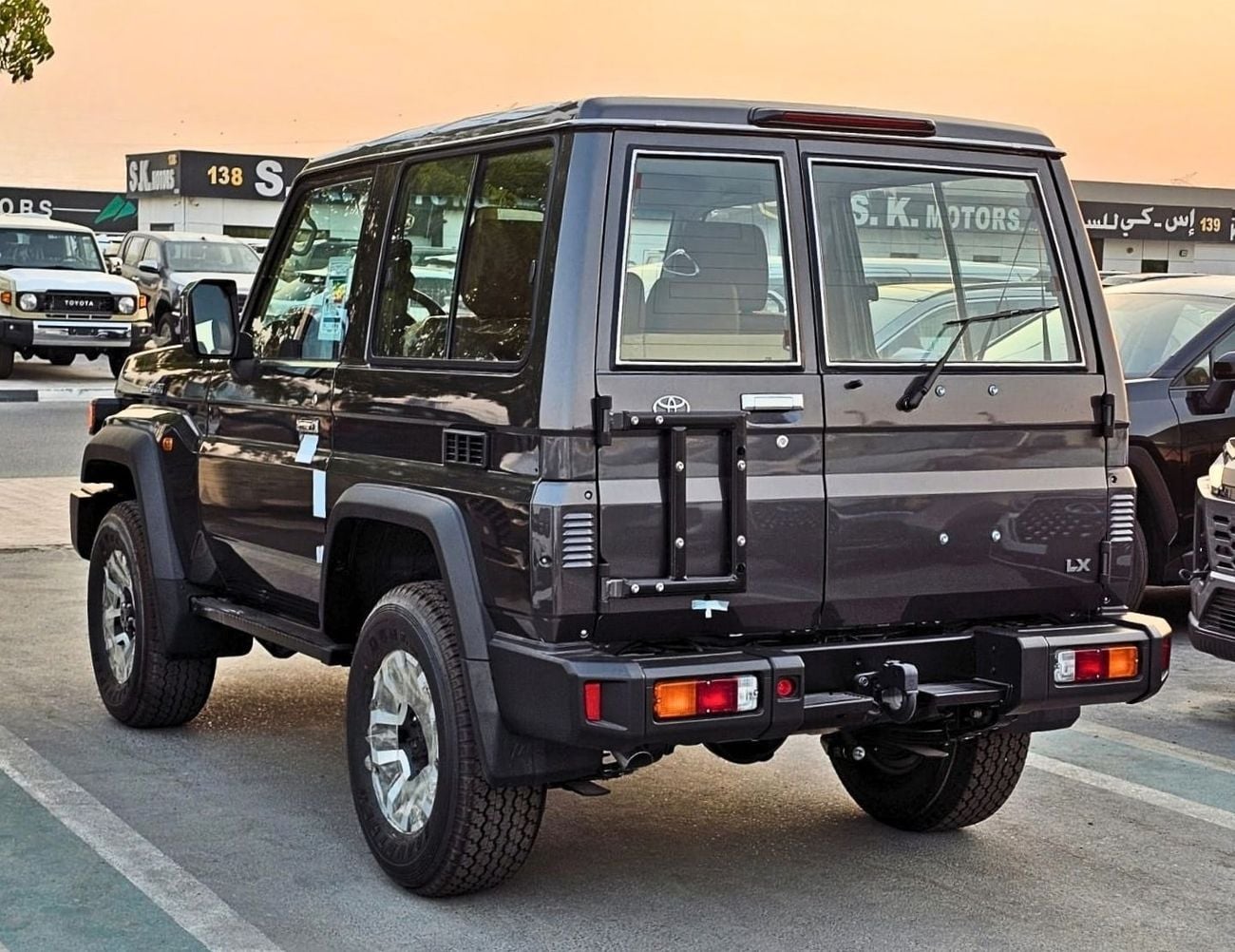 Toyota Land Cruiser 70 LC71 LX HARDTOP || 4.0L PETROL V6 A/T 4WD | DIFF LOCK | WINCH | LST, OVER FENDER (CODE # X71AFY)