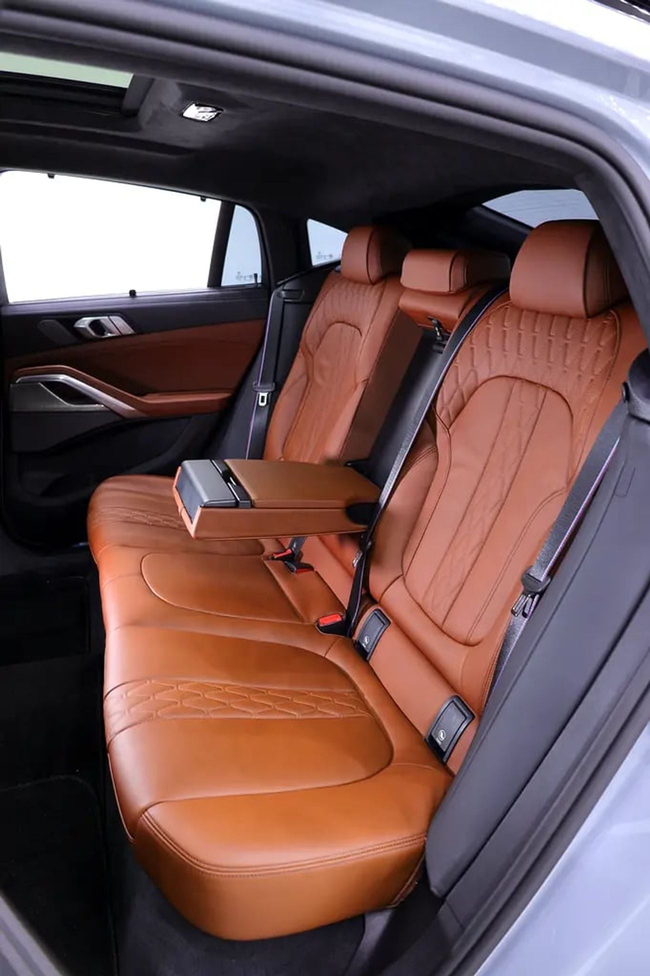BMW X6 M60i GCC SPECIAL NARDO GRAY -CARBON PACKAGE + 5 YEARS WARRANTY + SERVICE + Brake service
