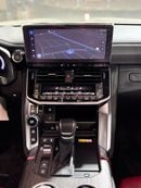 تويوتا لاند كروزر VXR تويوتا LC 300 VXR كاملة المواصفات، خليجية، مزودة بخاصية الإغلاق التلقائي للأبواب