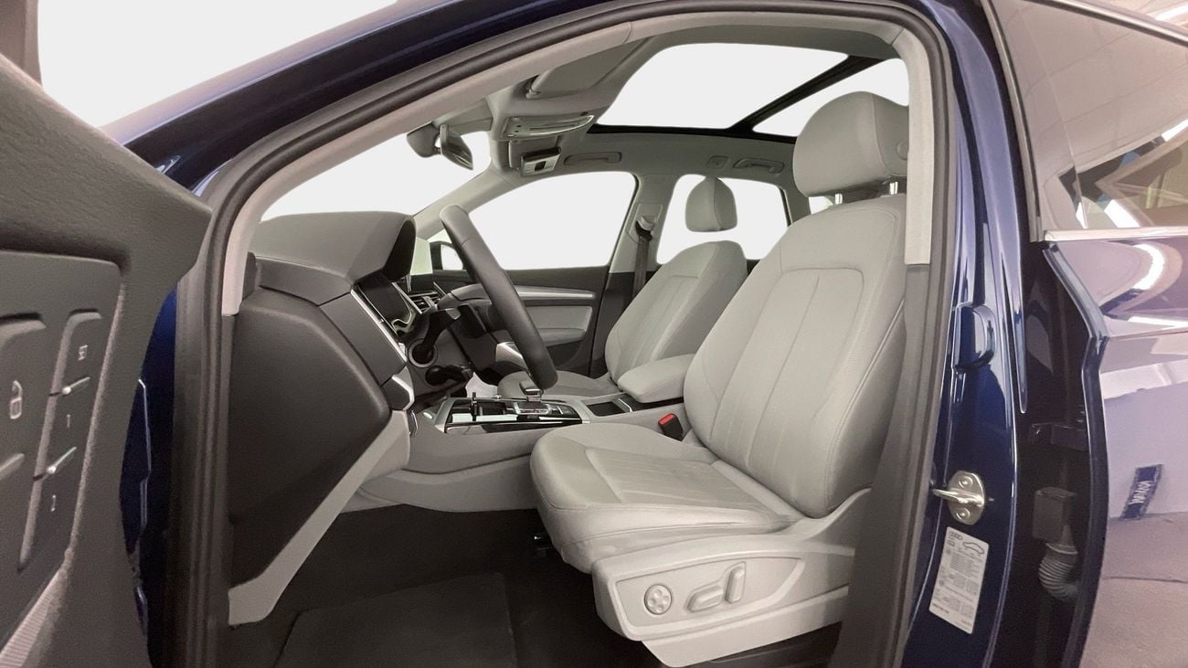 Audi Q5 45 TFSI ADVANCED | Guaranteed Warranty | 0 Down Payment