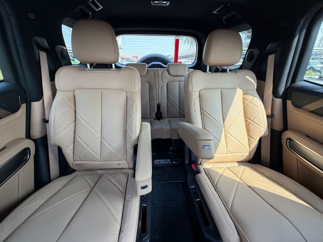 بي واي دي ليوبارد 8 DELUX (6 Seats)