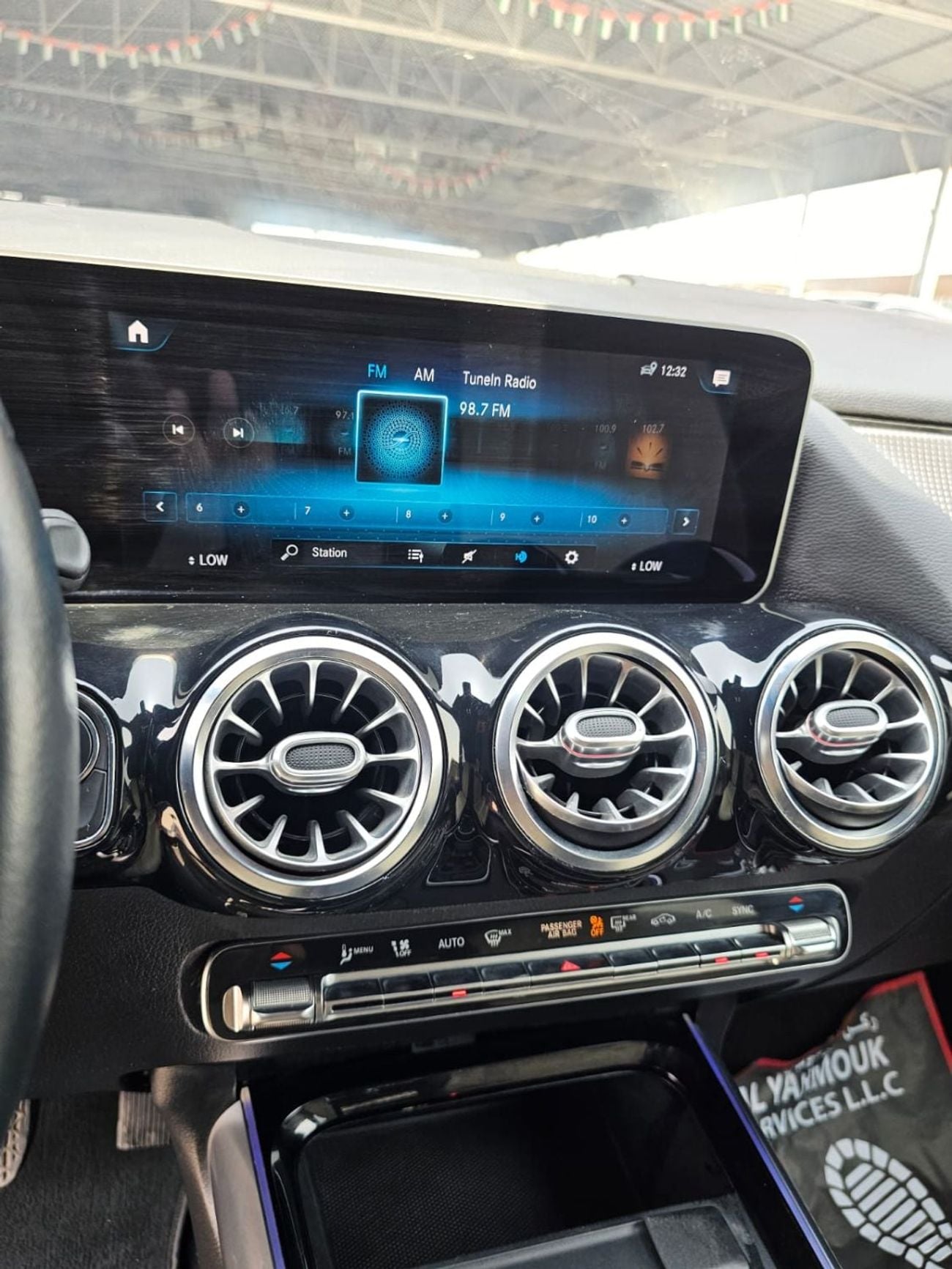 Mercedes Benz GLA250 STANDARD
