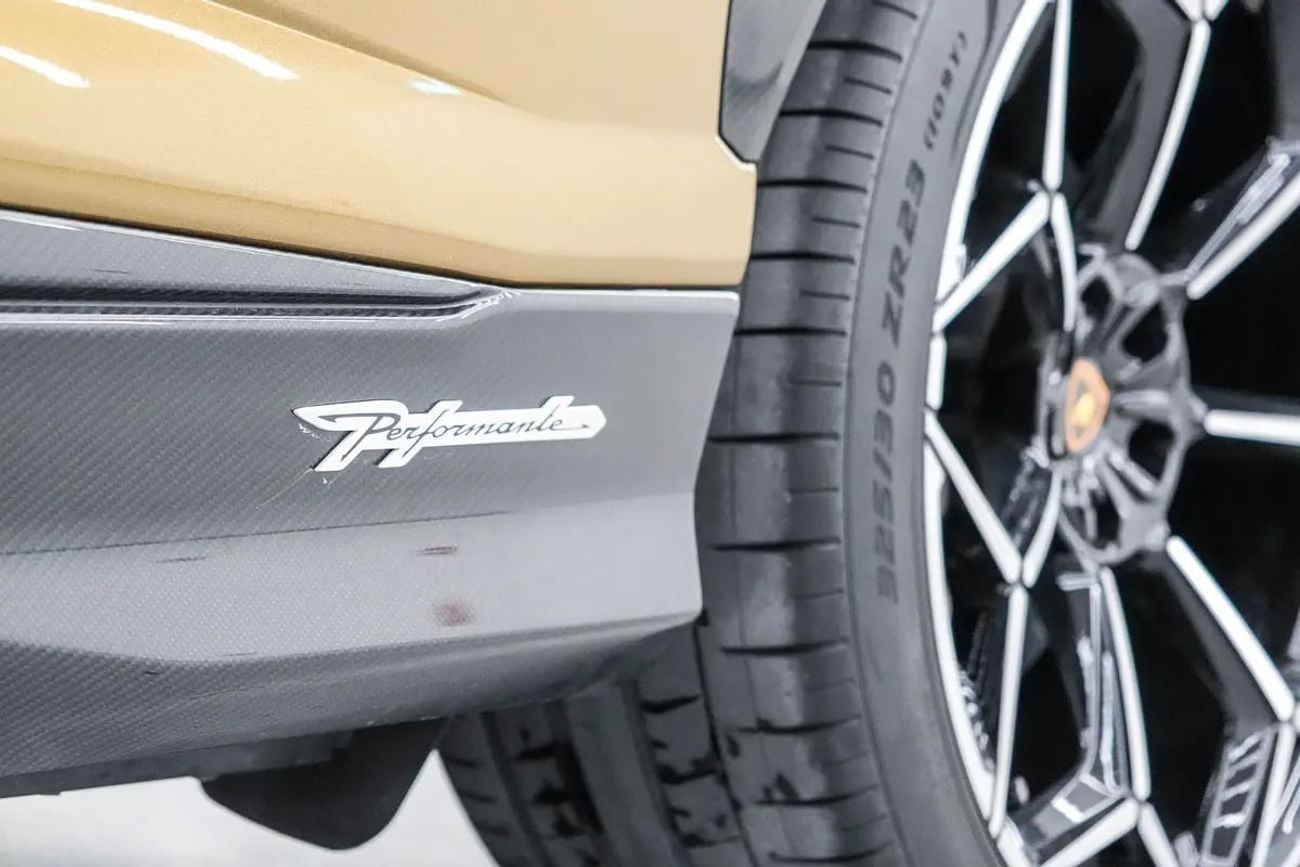 Lamborghini Urus PERFORMANTE | GCC | WARRANTY | FULL CARBON | EXCELLENT CONDITION