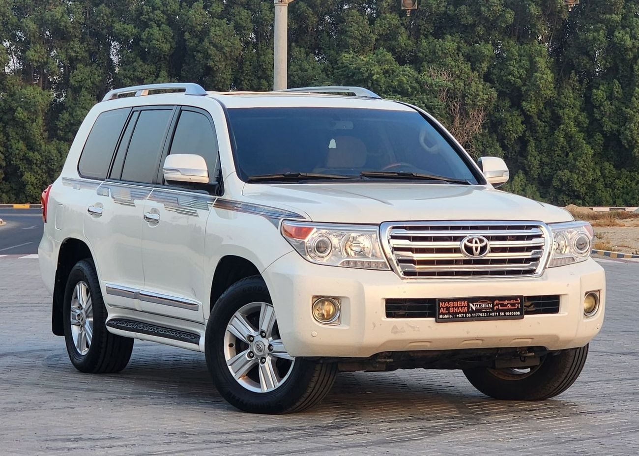 Toyota Land Cruiser GXR V8
