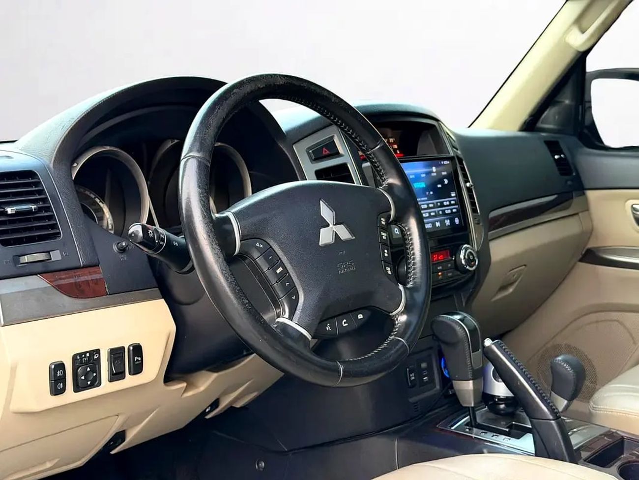 ميتسوبيشي باجيرو 7-SEATER | GLS | 3.8L V6 4WD | | GCC SPECS