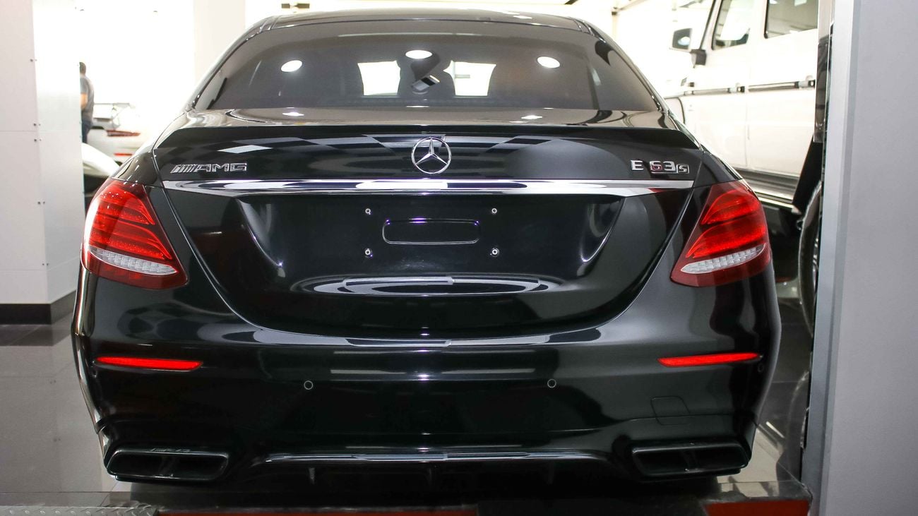 Mercedes Benz E63 AMG S 4 Matic