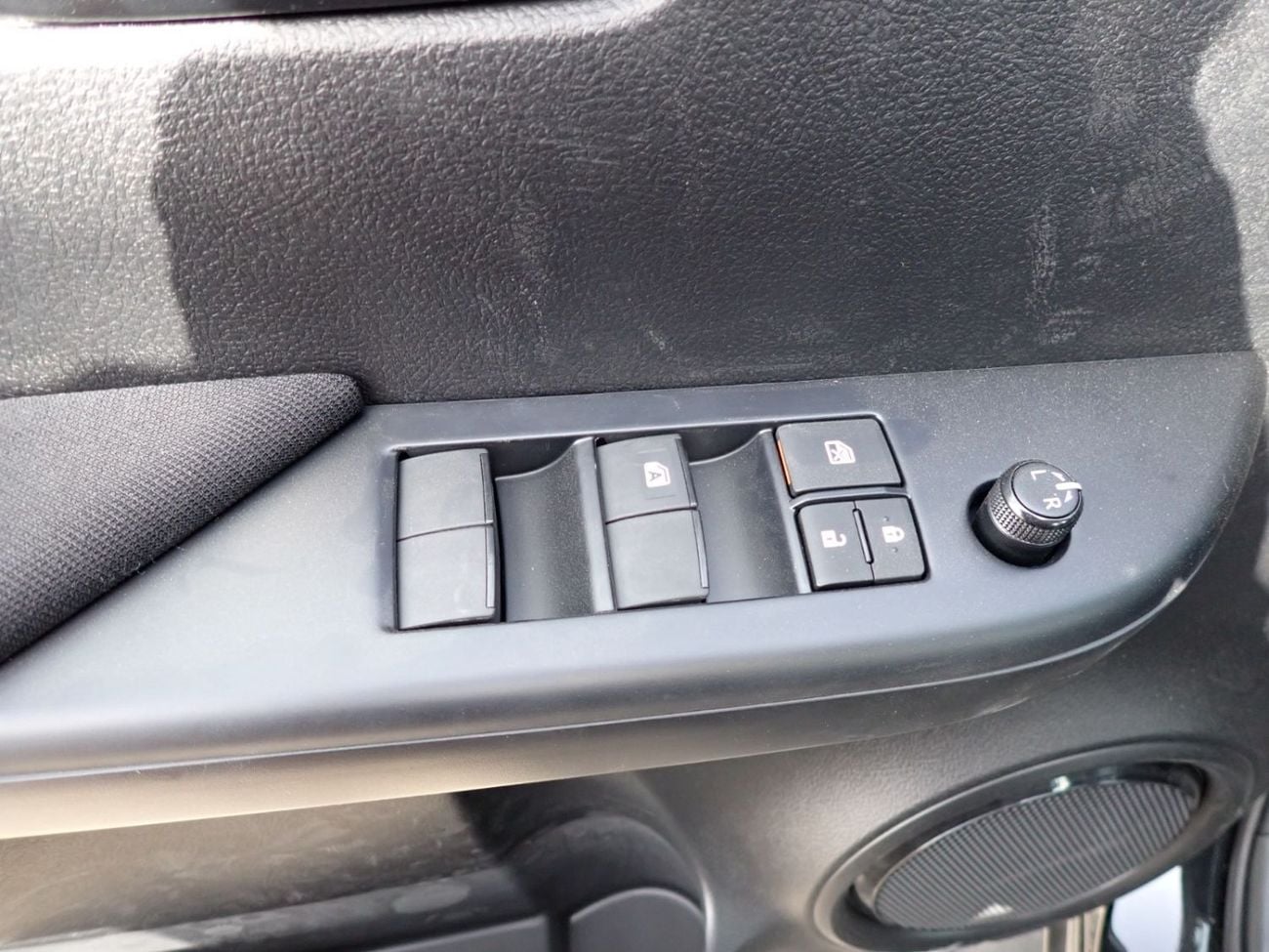 تويوتا هيلوكس GL Toyota hilux 2.7L petrol MY2025 for export only