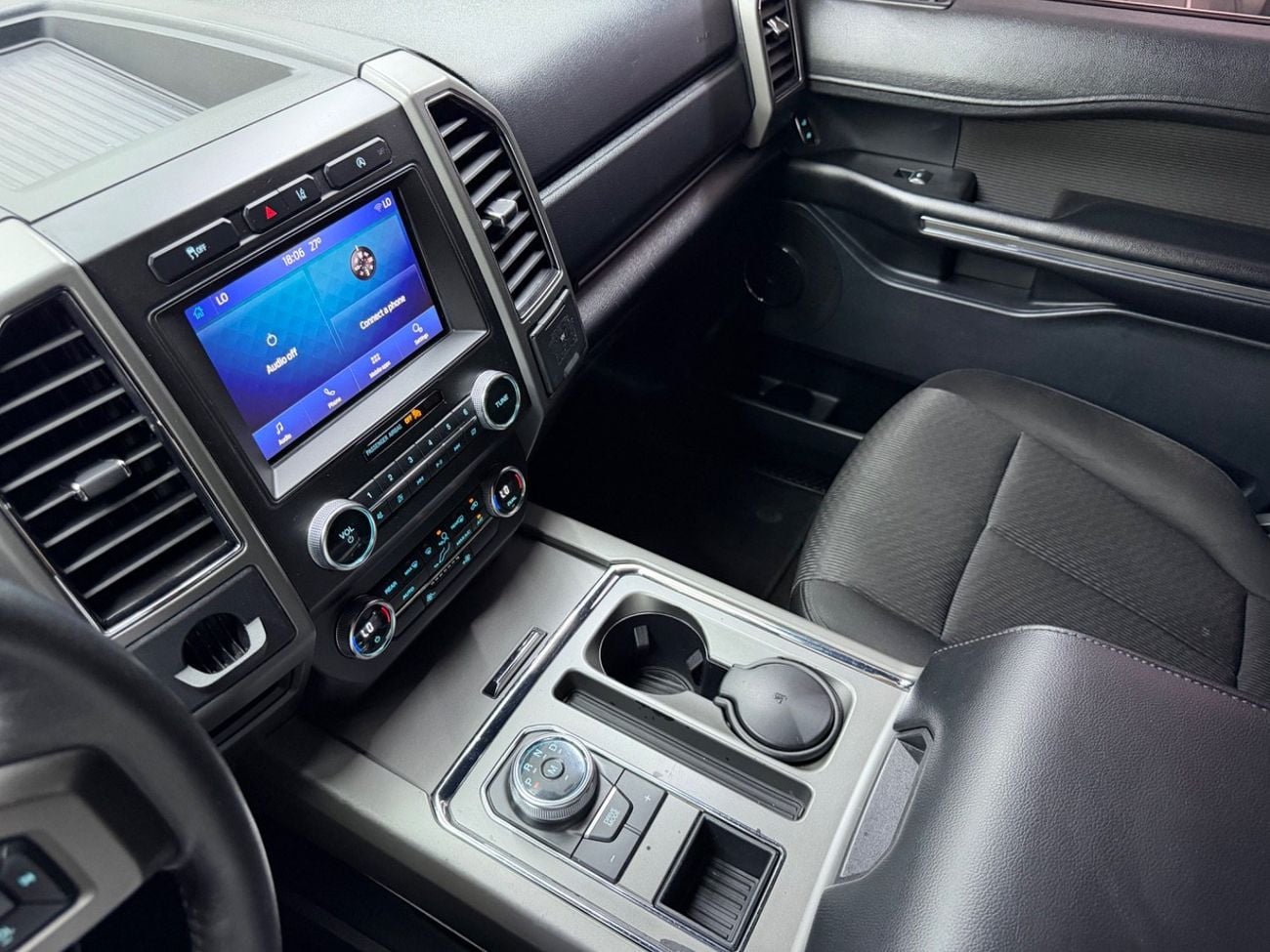 Ford Expedition XLT GCC .. FSH .. Perfect Condition .. V6 ..