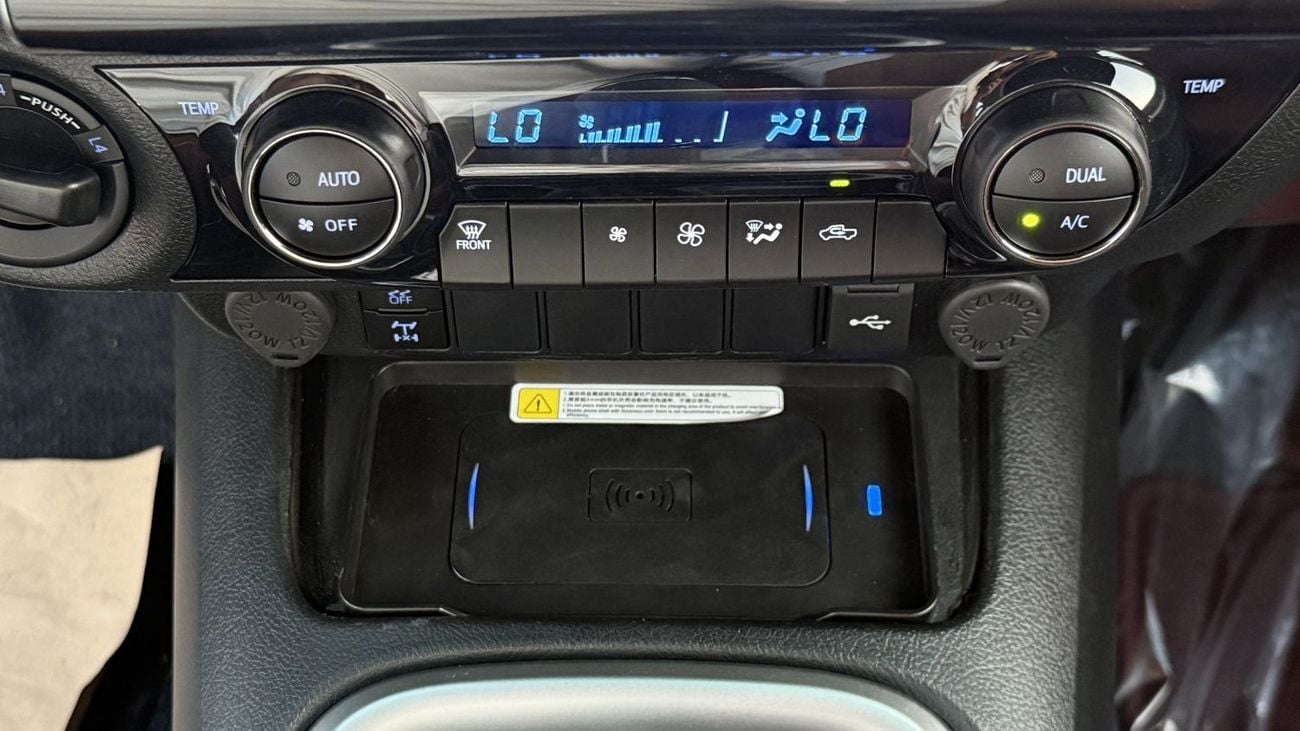 Toyota Hilux DLX 2.4L Diesel MT 2026YM