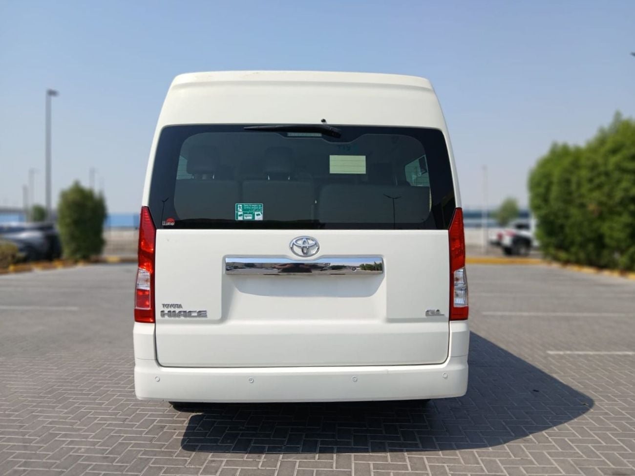 Toyota Hiace GL 2.8L Diesel Manual 9+ Seats 4 Doors
