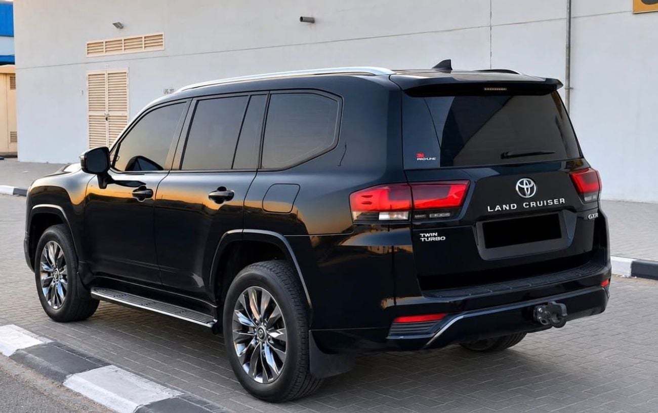 Toyota Land Cruiser BLACK EDITION