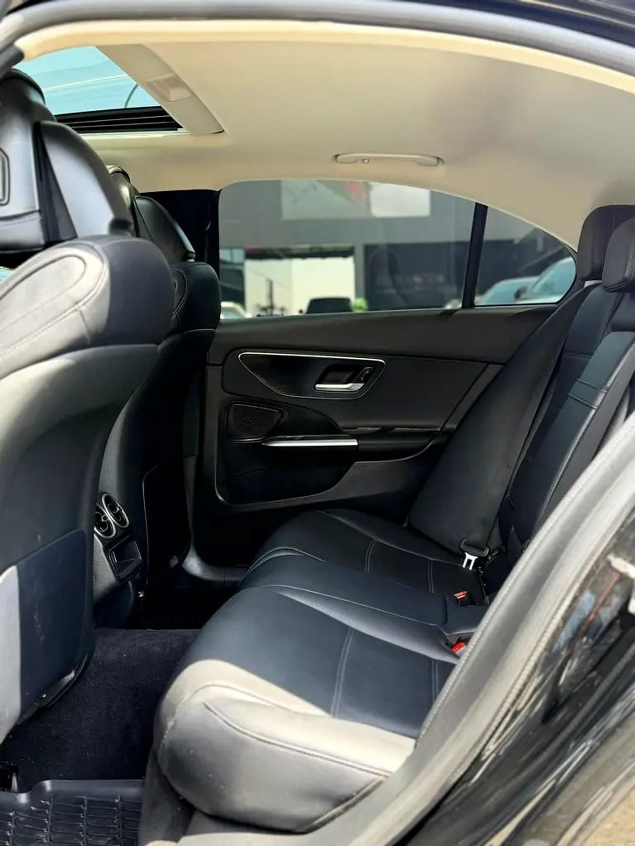 مرسيدس بنز C 300 AMG American Specs - Excellent Condition!