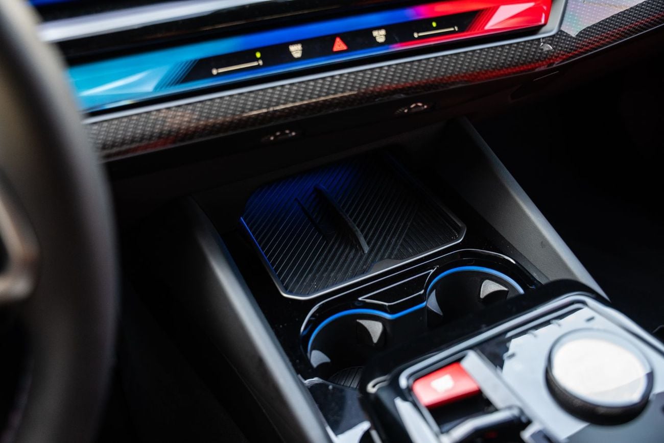 BMW M5 MASTERCLASS Touring 2025 GCC 4.4L Twin Turbo V8 PHEV Agency Warranty Full Service History 728hp