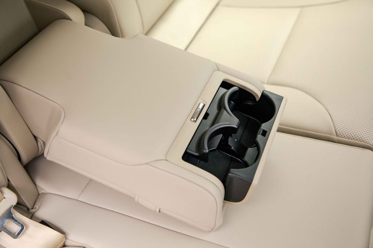 تويوتا لاند كروزر GXR LC300 3.5L - White Pearl Inside Beige | Export Only