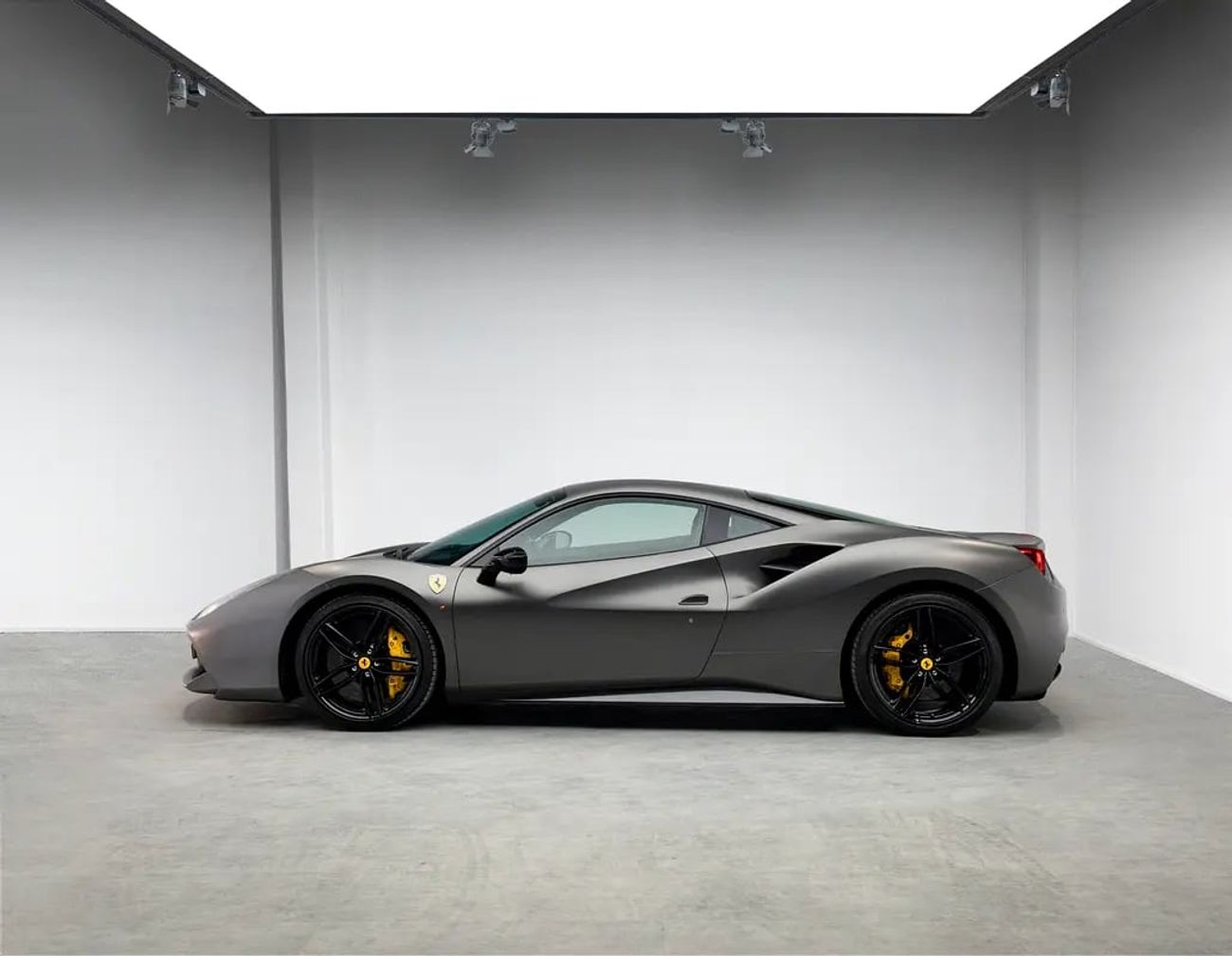 Ferrari 488 GTB STANDARD Grigio Titanio + Carbon Fibre Spec • Full Service History • GCC