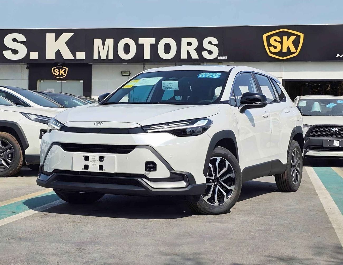 Toyota Frontlander Luxury WITH ELECTRIC BACK DOOR /2.0L PETROL V4 /RADAR/SUNROOF/DRIVER POWER SEATS (CODE#FLPA)
