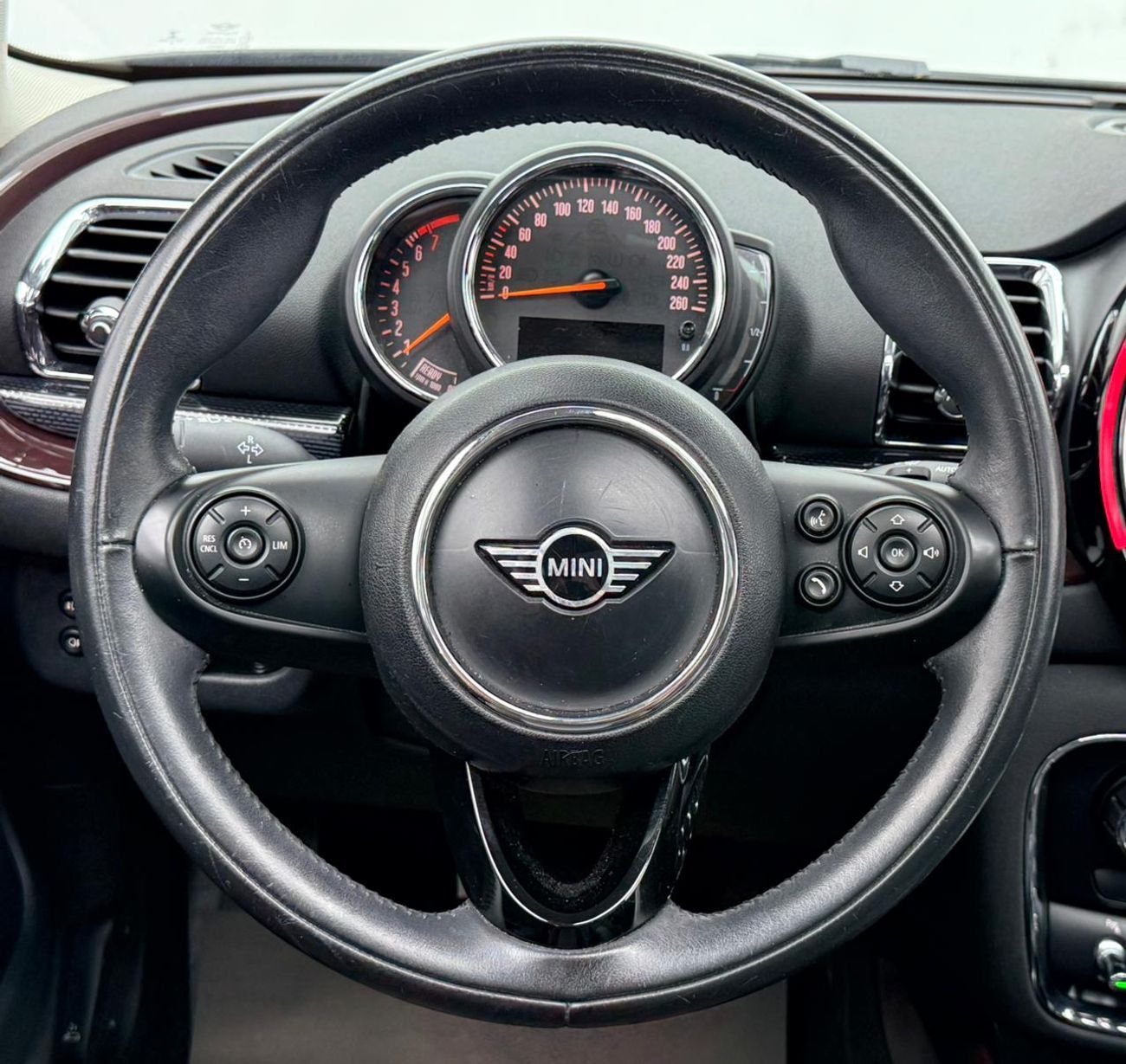 ميني كلوبمان كوبر 2018 MINI Clubman, Full MINI (AGMC) Service History, Fully Loaded, Excellent Condition, GCC