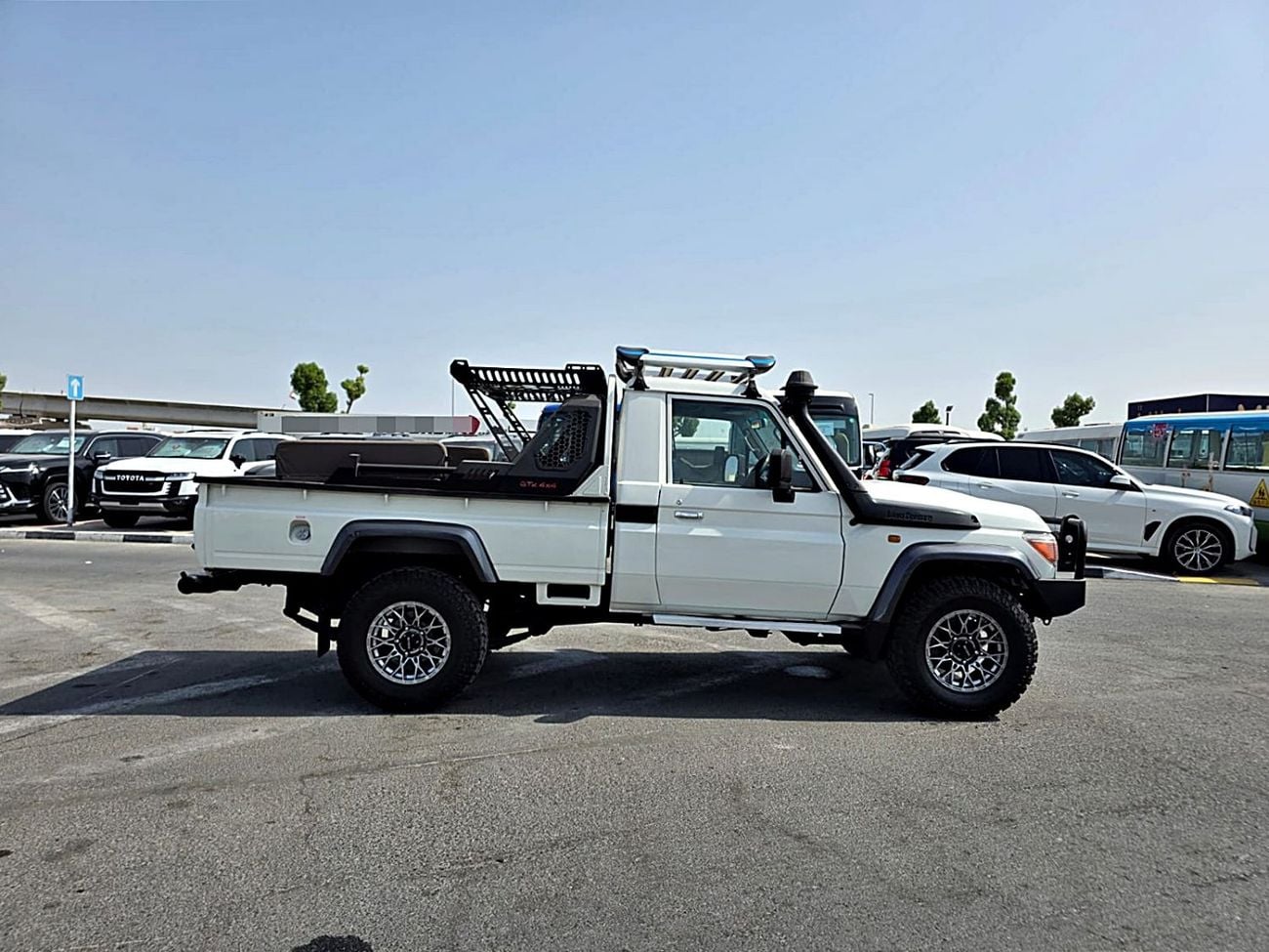 Toyota Land Cruiser Pick Up 2017 TOYOTA LAND CRUISER PICK UP RHD DIESEL MANUAL 4.5L (PM00632)