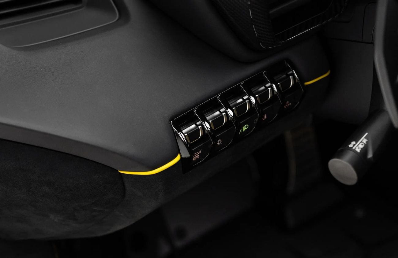 لامبورغيني أفينتادور 6.5L V12 Naturally Aspirated Engine
