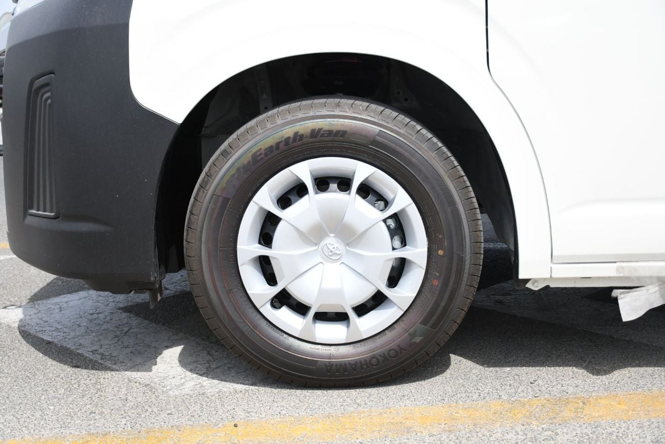 Toyota Hiace DX Toyota HiAce 2.8L Manual Petrol diesel (Ready Stock)