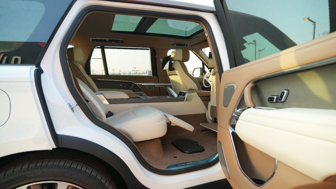 لاند روفر رينج روفر SV LWB P615 أوستوني بيرل وايت-تان 2026MY للتصدير فقط
