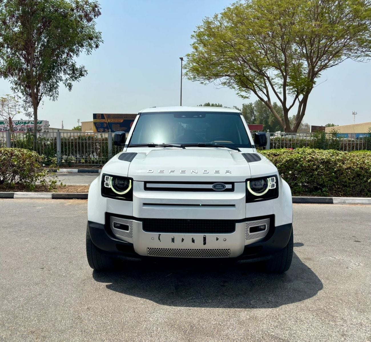 لاند روفر ديفندر 110 HSE P400
