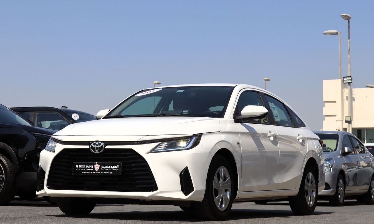 Toyota Yaris E ACCIDENTS FREE - GCC - ORIGINAL PAINT - PERFECT CONDITION INSIDE OUT