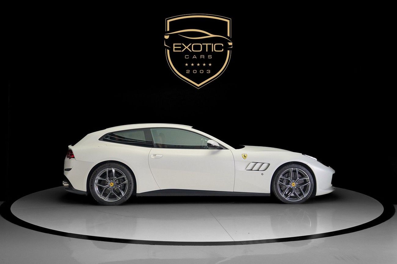 فيراري جي تي سي 4 لوسو LUSSO