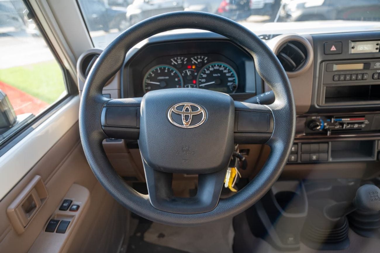 Toyota Land Cruiser 70 LC 78 HARDTOP 4.0L MT