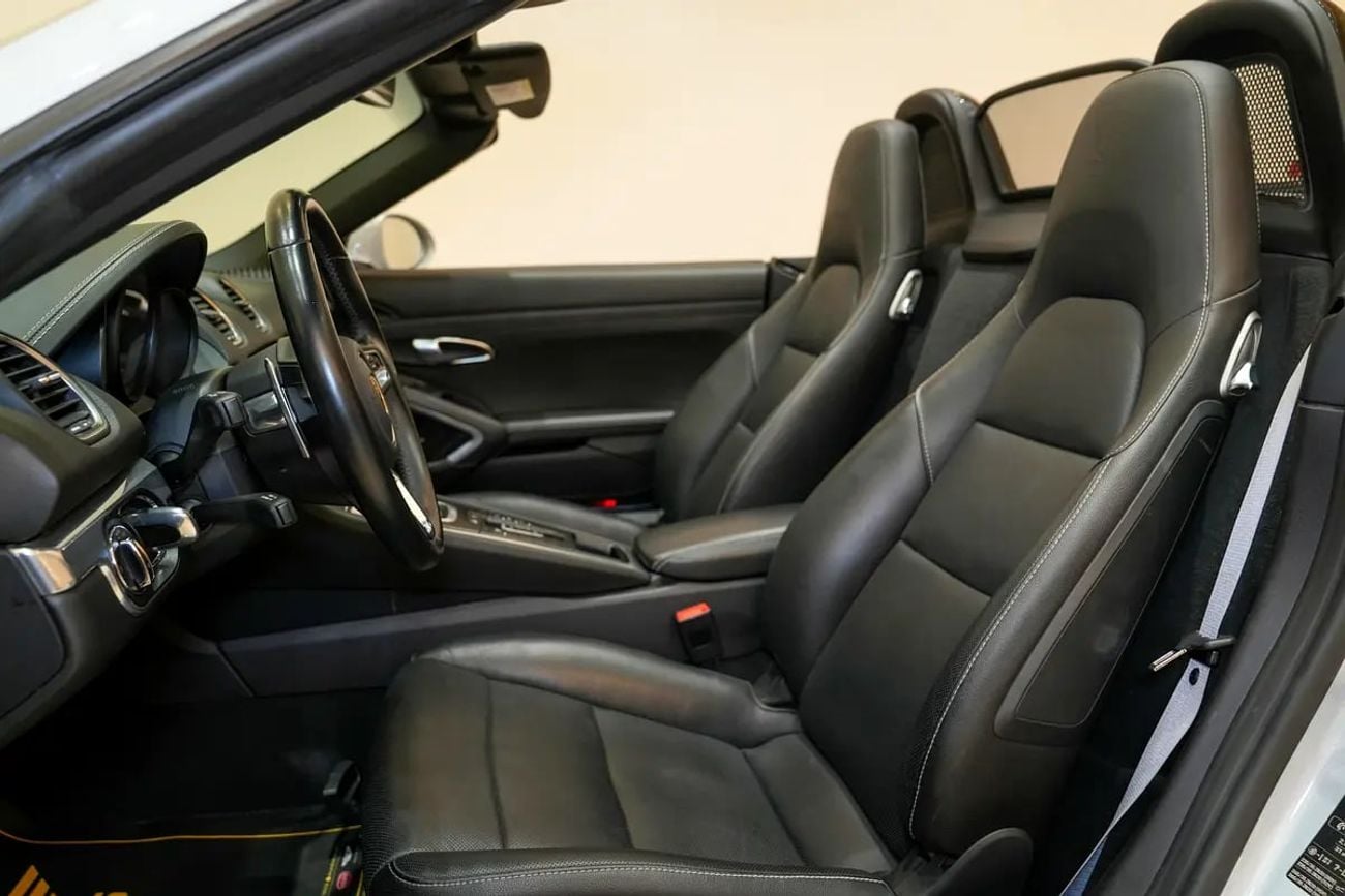 Porsche 718 Boxster Boxster / Warranty and Service Contract / GCC Specs