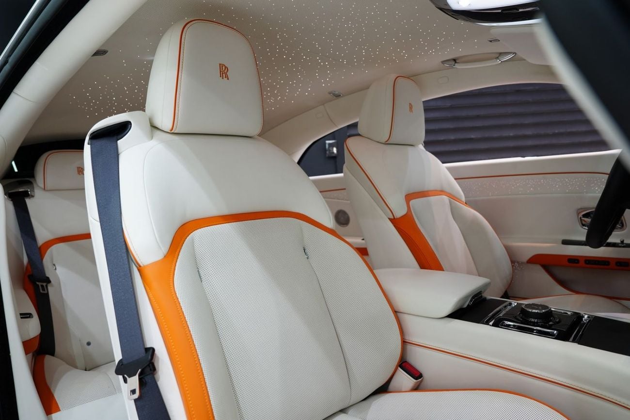 رولز رويس سبيكتر STD (L · None - Electric Cyl · Automatic · Electric · Coupe · Front Wheel Drive · 4 Seats · 2 Door) رولز رويس سبيكتر 2024، نظام صوتي مصمم خصيصاً، إضاءة ستارلايت، شبكة أمامية مضيئة، ضمان وخدمة الوكيل!!
