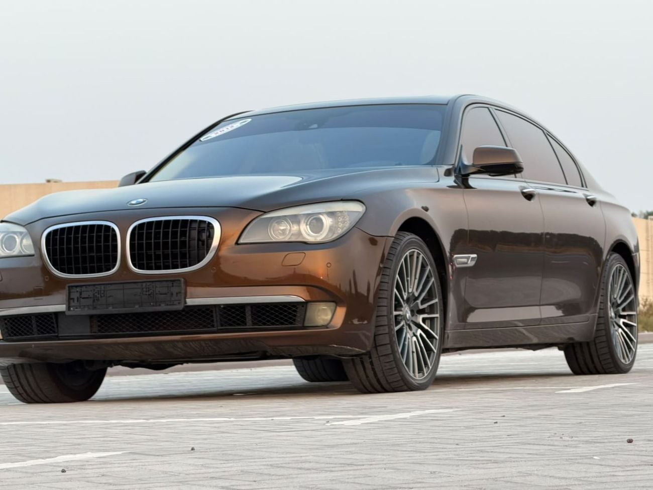 BMW 750Li EXCLUSIVE 4.4L V8 twin-turbo engine producing 407 hp, 8-speed