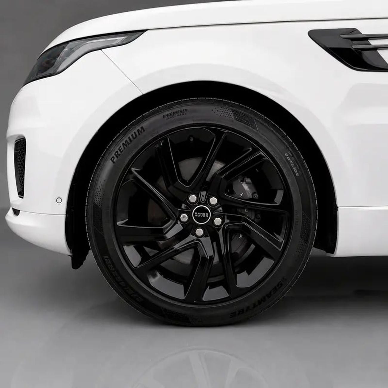 Land Rover Range Rover Sport HSE DYNAMIC 2,394 P.M • 0% Downpayment • HSE Dynamic • 1 Year Warranty