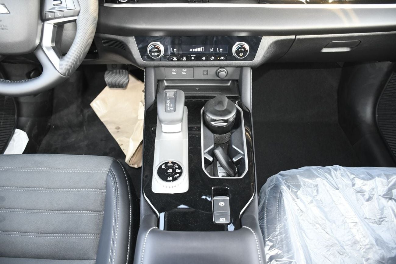 Mitsubishi Outlander HIGHLINE 2026 Mitsubishi Outlander 7P H-Line 2.5L Petrol 4WD With Radar