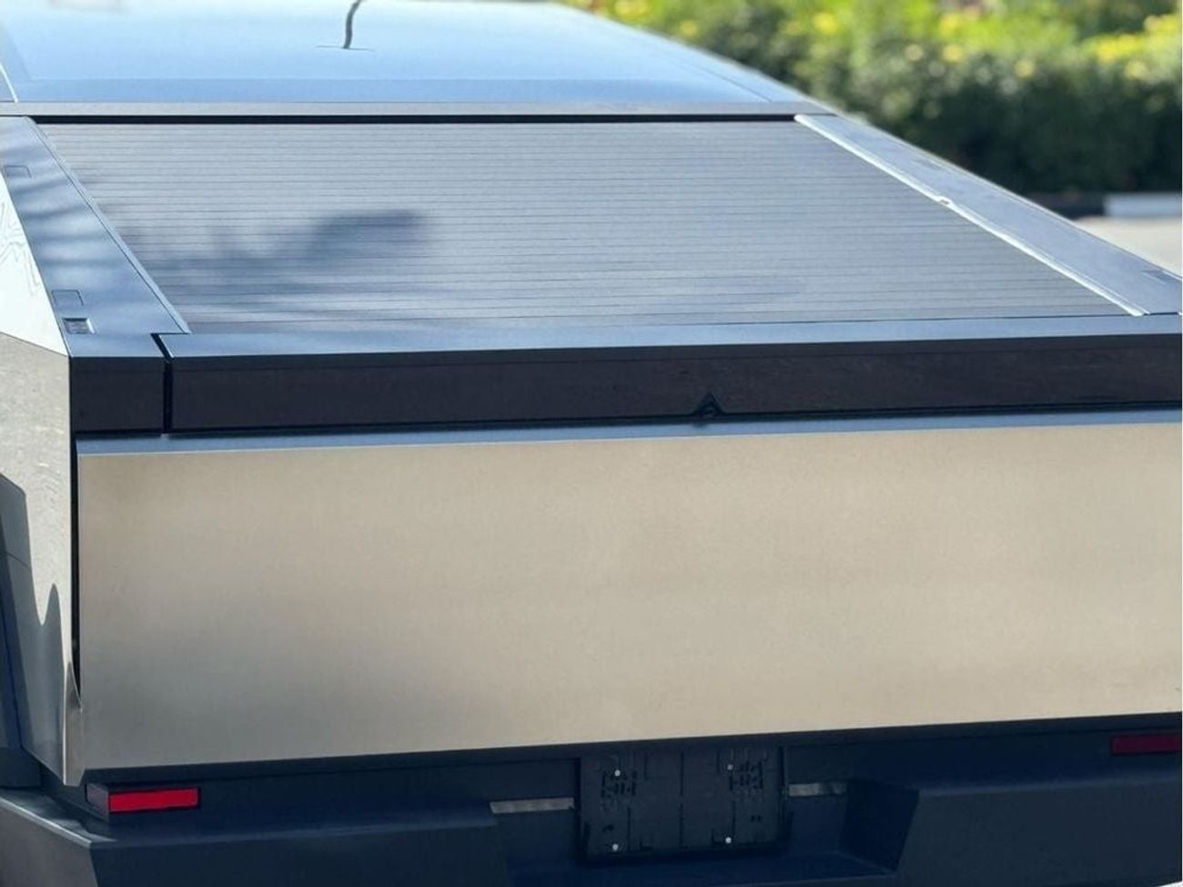 تسلا سايبرتراك فاونديشن سيريز AWD AMERICAN SPEC NEAT AND CLEAN