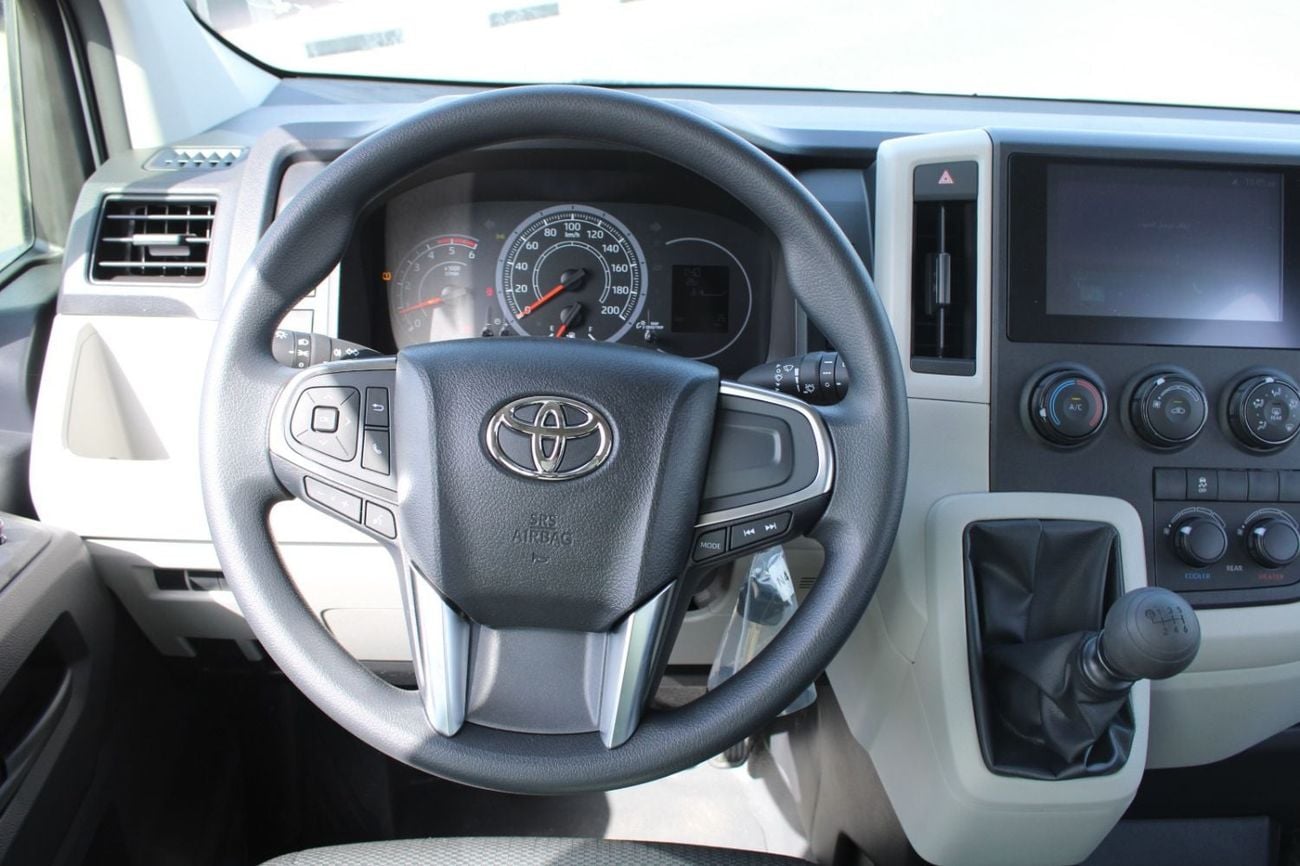 Toyota Hiace DX
